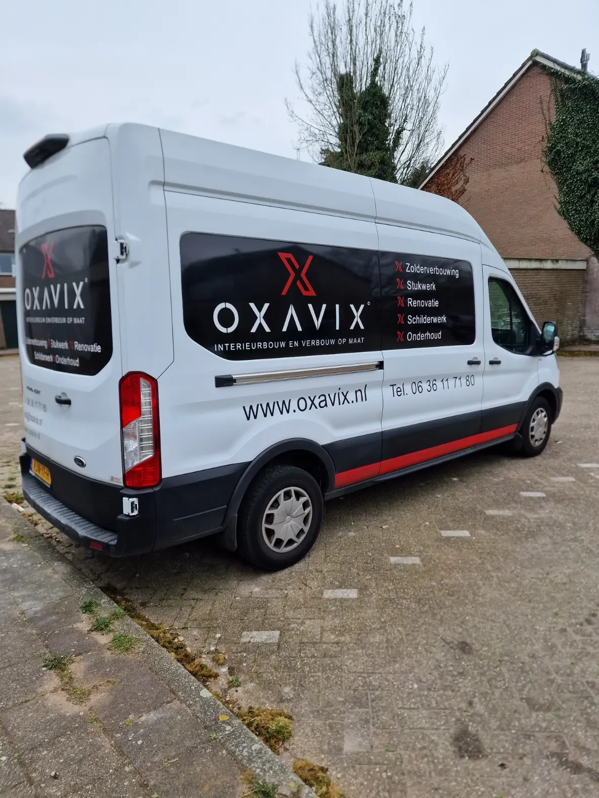 Vakman tijdens verbouwing