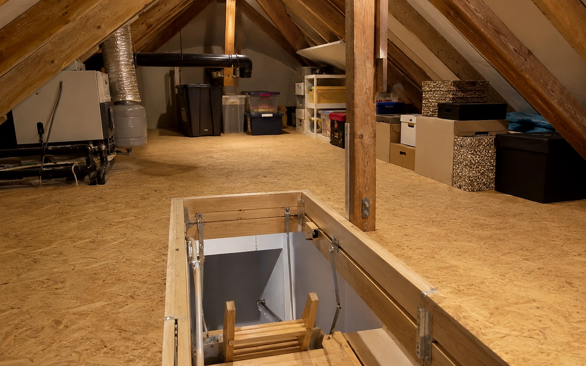 Vliering en vlizotrap door Oxavix